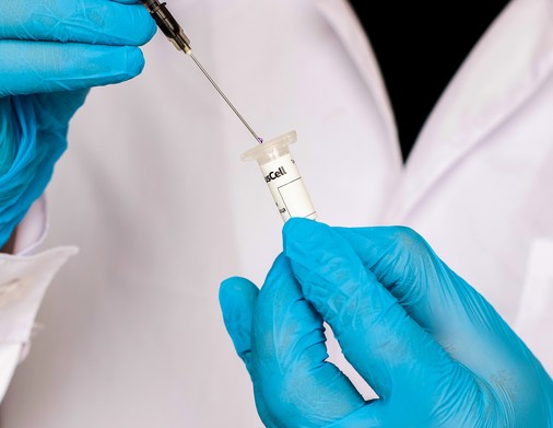 ΠΠ½Π΅ΡΠ΅Π½ΠΈΠ΅ ΡΠΈΡΠΎΠ»ΠΎΠ³ΠΈΡΠ΅ΡΠΊΠΎΠ³ΠΎ ΠΌΠ°ΡΠ΅ΡΠΈΠ°Π»Π° Π² ΠΏΡΠΎΠ±ΠΈΡΠΊΡ Ρ ΡΡΠ°Π½ΡΠΏΠΎΡΡΠ½ΠΎΠΉ ΡΡΠ΅Π΄ΠΎΠΉ ΠΏΡΡΠ΅ΠΌ ΠΏΡΠΎΠΊΠ°Π»ΡΠ²Π°Π½ΠΈΡ ΠΊΡΡΡΠΊΠΈ